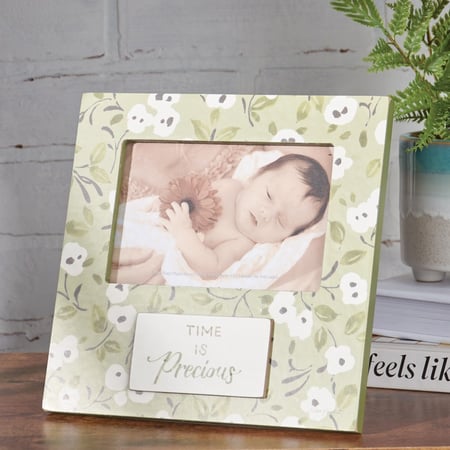 Photo Frames & Holders